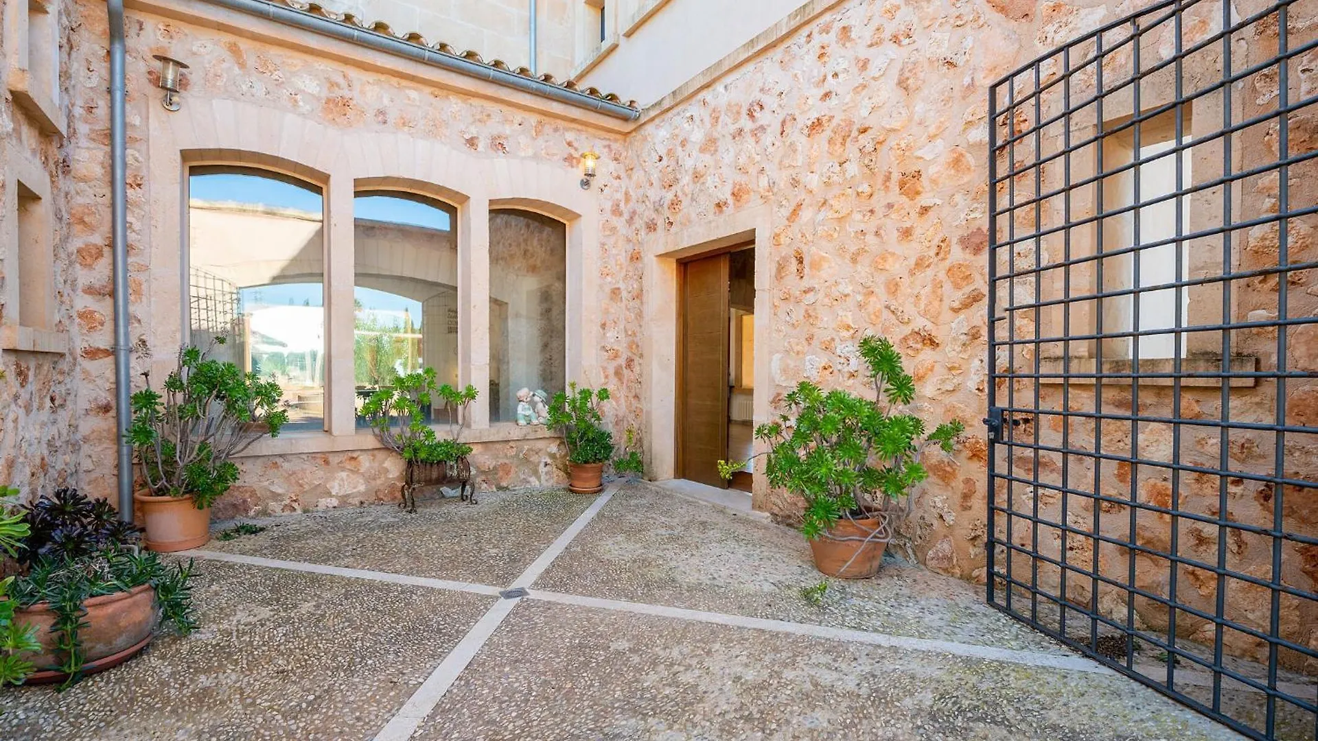 Villa Sol Y Vida En Agroturismo Son Sampoli Llucmajor  Spain