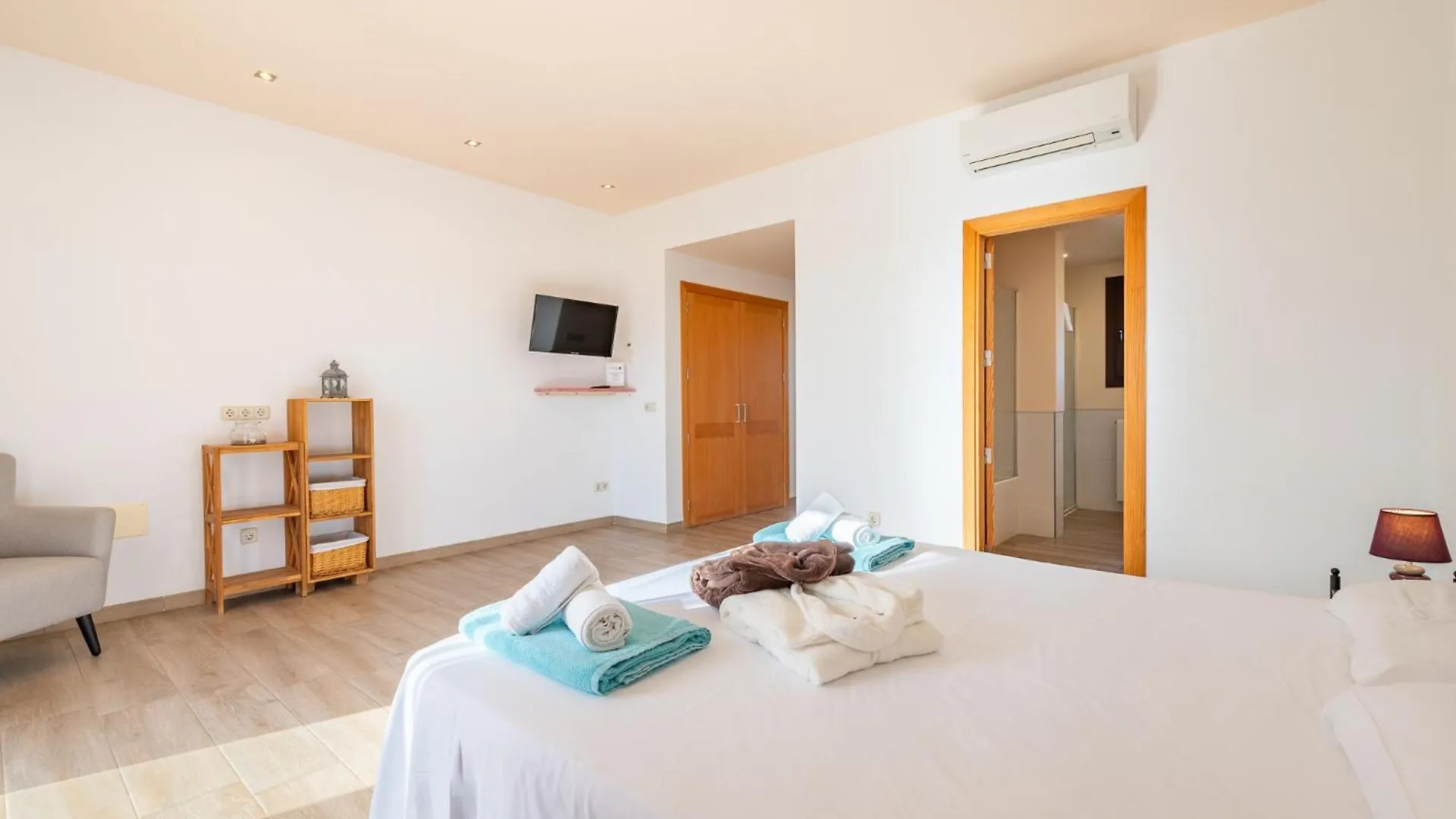 Villa Sol Y Vida En Agroturismo Son Sampoli Llucmajor  Spain